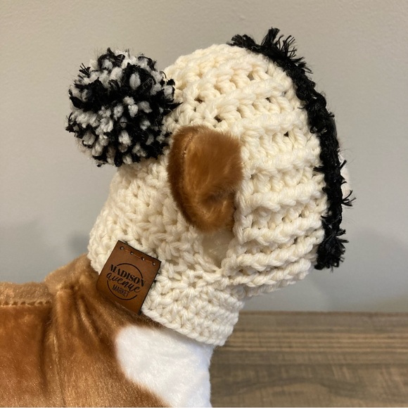 Cream color dog hat/hood with faux fur trim in black With two-tone pom-pom - Picture 3 of 10
